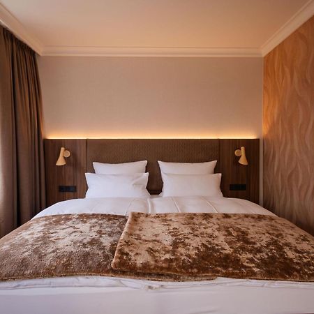 Hotel Elfbuchen Cassel Extérieur photo