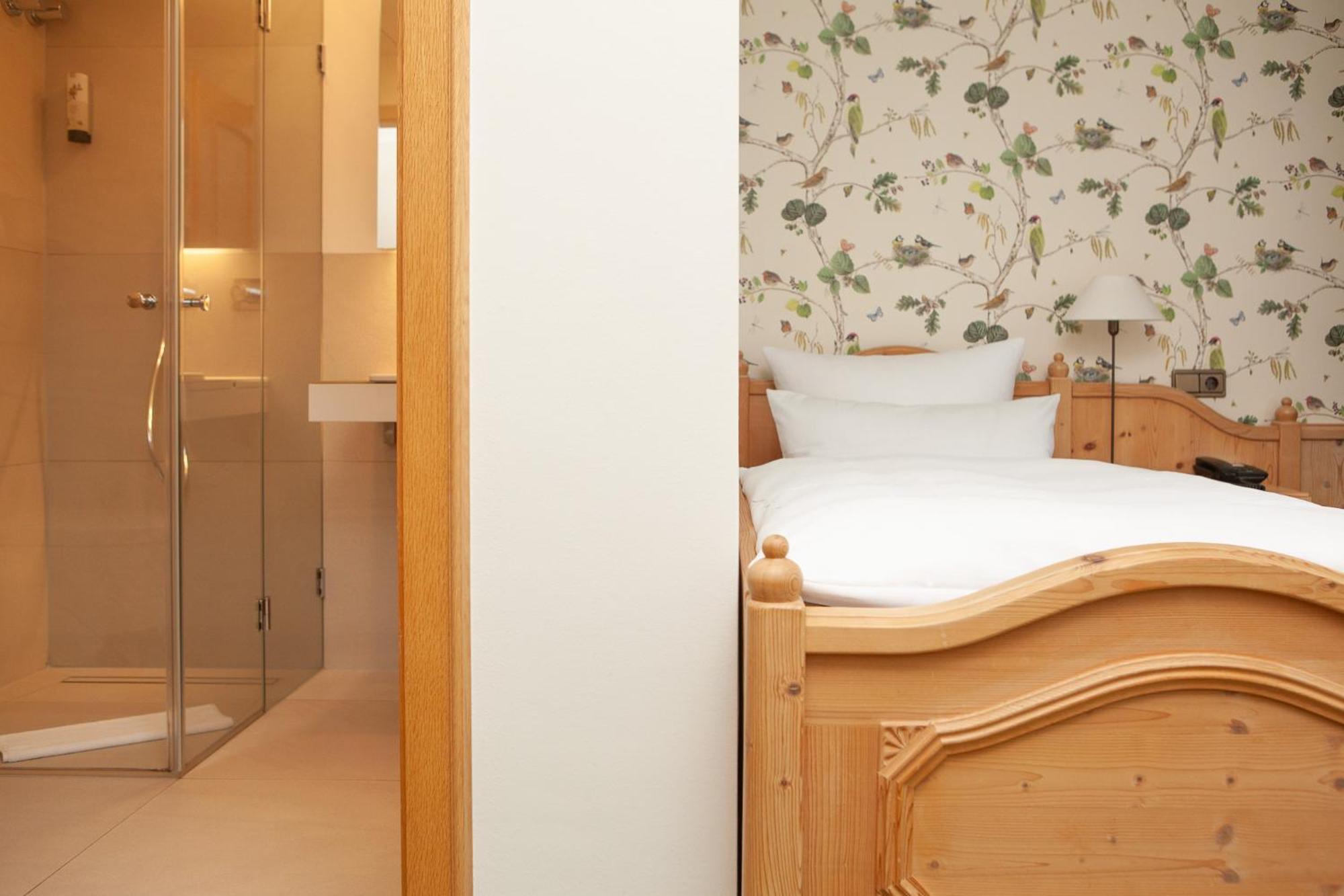 Hotel Elfbuchen Cassel Extérieur photo