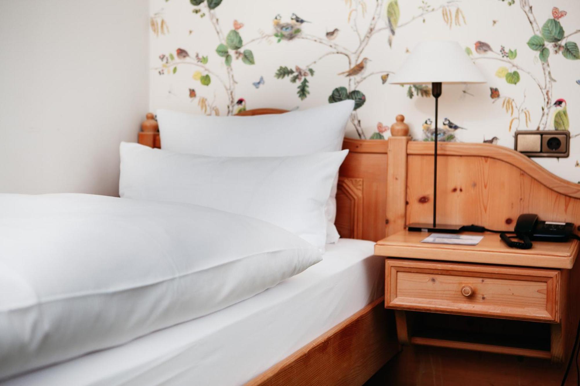 Hotel Elfbuchen Cassel Extérieur photo